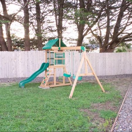 Private Home - Playground, Jumping Mat, Bbq, Darts, Firepit, Gazebo, 4 Smart Tvs, White Cotton Bedding, - The Redwood Cul-De Sac Beach Retreat Кресент-Сити Экстерьер фото