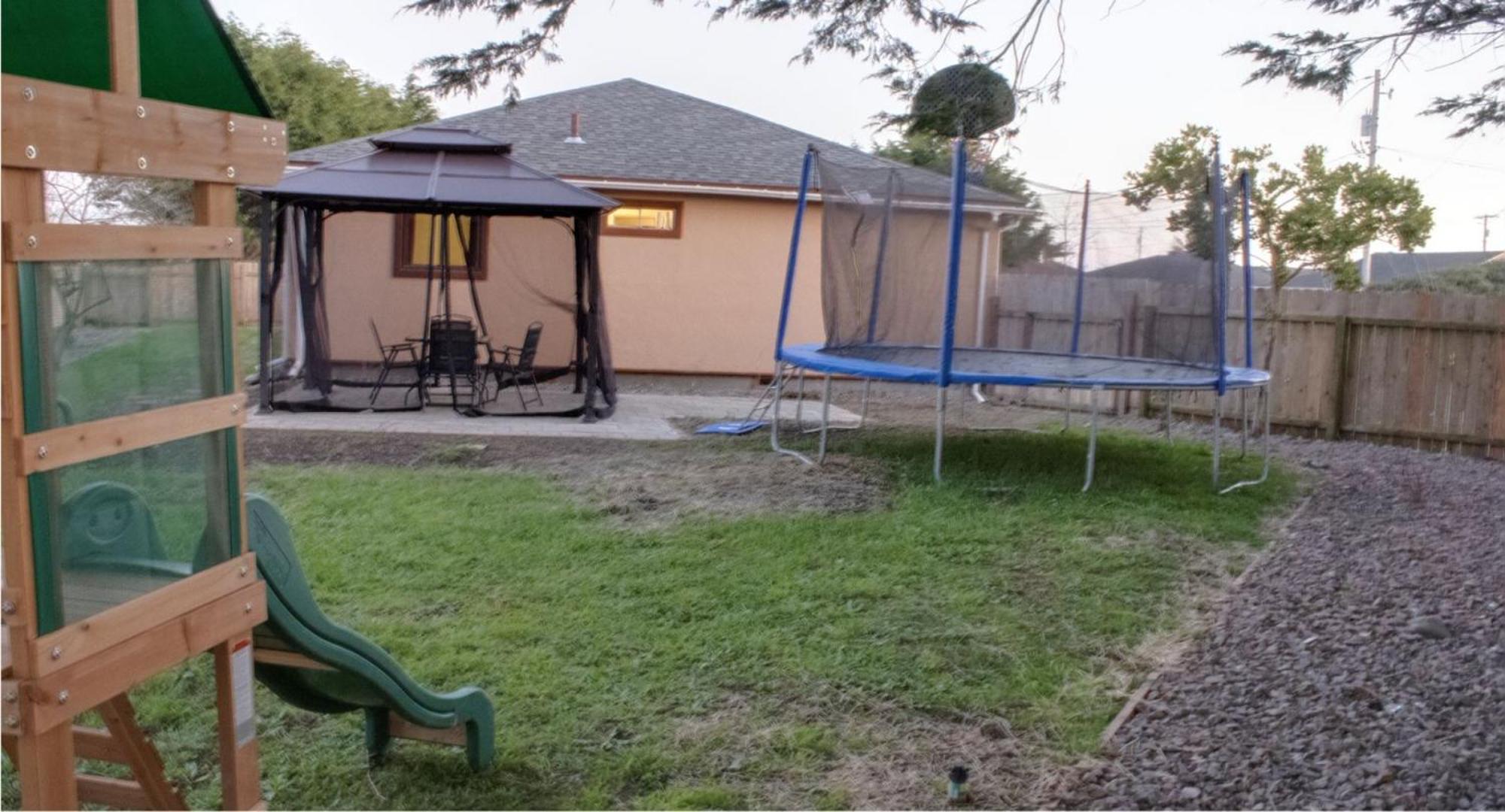 Private Home - Playground, Jumping Mat, Bbq, Darts, Firepit, Gazebo, 4 Smart Tvs, White Cotton Bedding, - The Redwood Cul-De Sac Beach Retreat Кресент-Сити Экстерьер фото